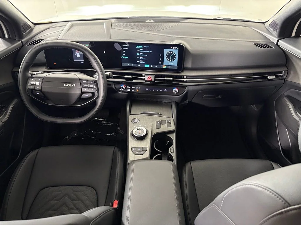 New 2027 White Kia X-Line image 35