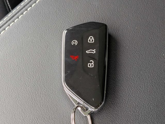Used 2025 Black Volkswagen 2.0T SE w/Technology image 31