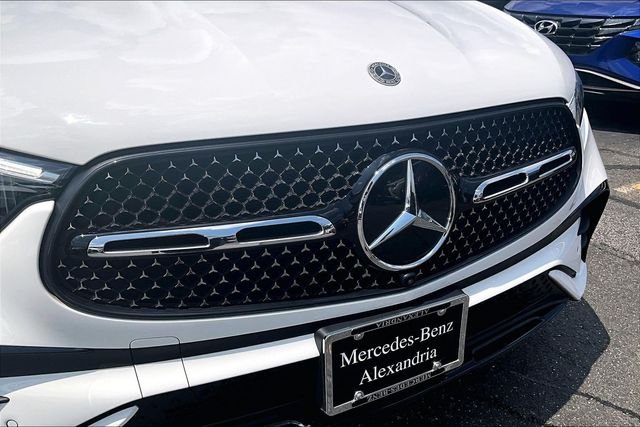 Certified Used 2024 White Mercedes-Benz GLC 300 image 27