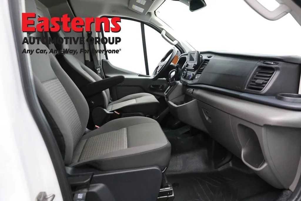 Used 2022 White Ford Base image 22
