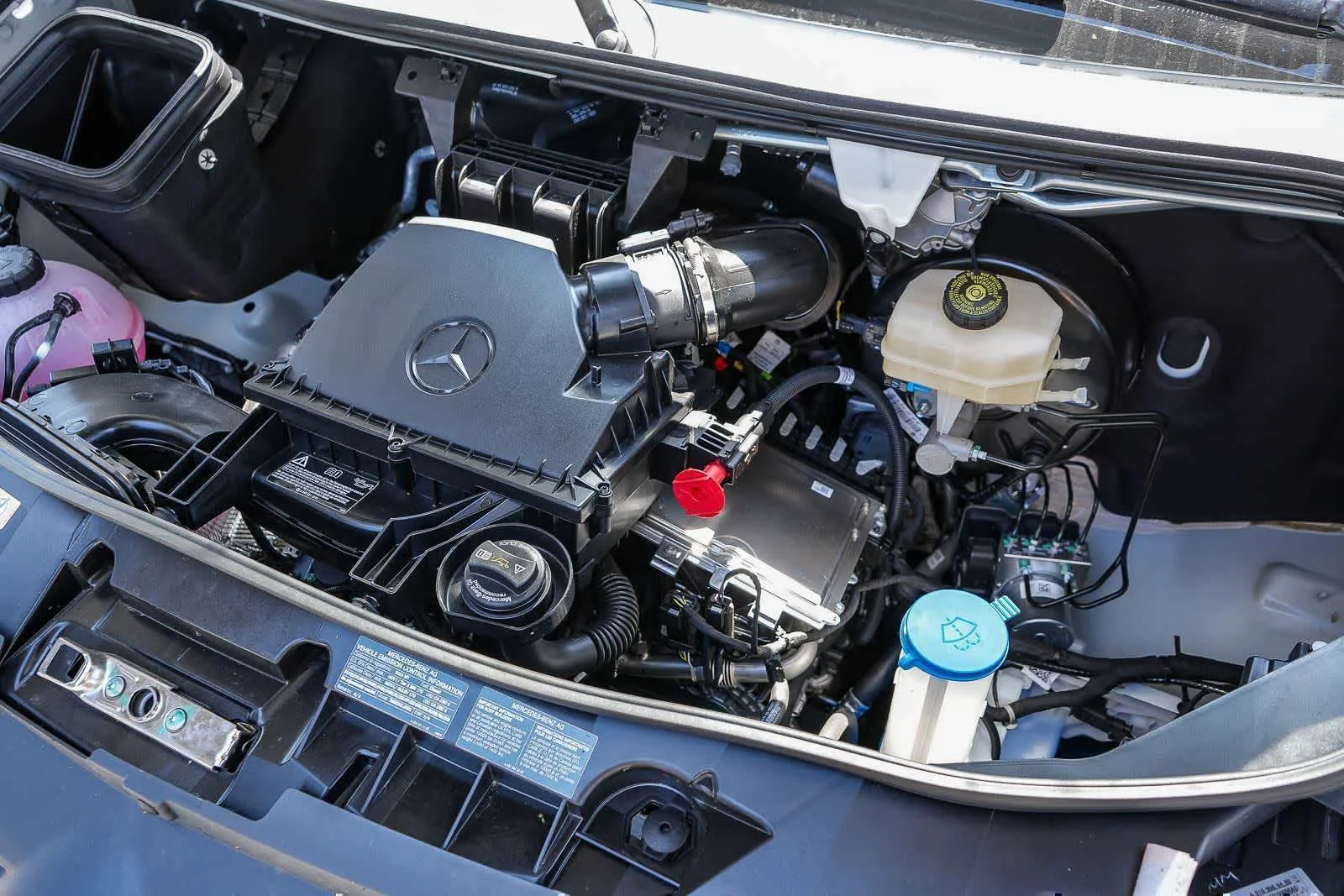 New 2026 Arctic White Mercedes-Benz Crew 144WB High Roof RWD 2.0L I4 Diesel Turbo HO image 34