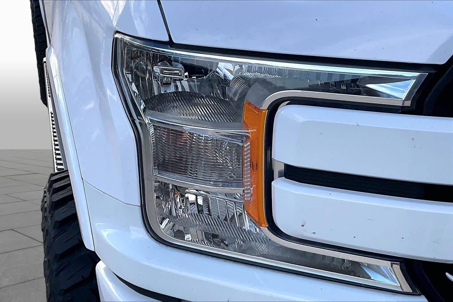 Used 2019 Oxford White Ford LARIAT image 28