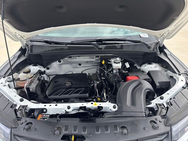 Used 2025 White Chevrolet LT image 19