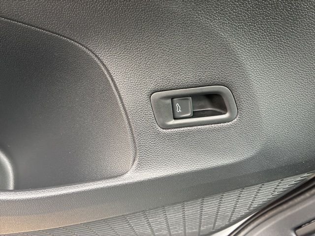 New 2026 Silver Mist Volkswagen 2.0T SE w/Technology image 22