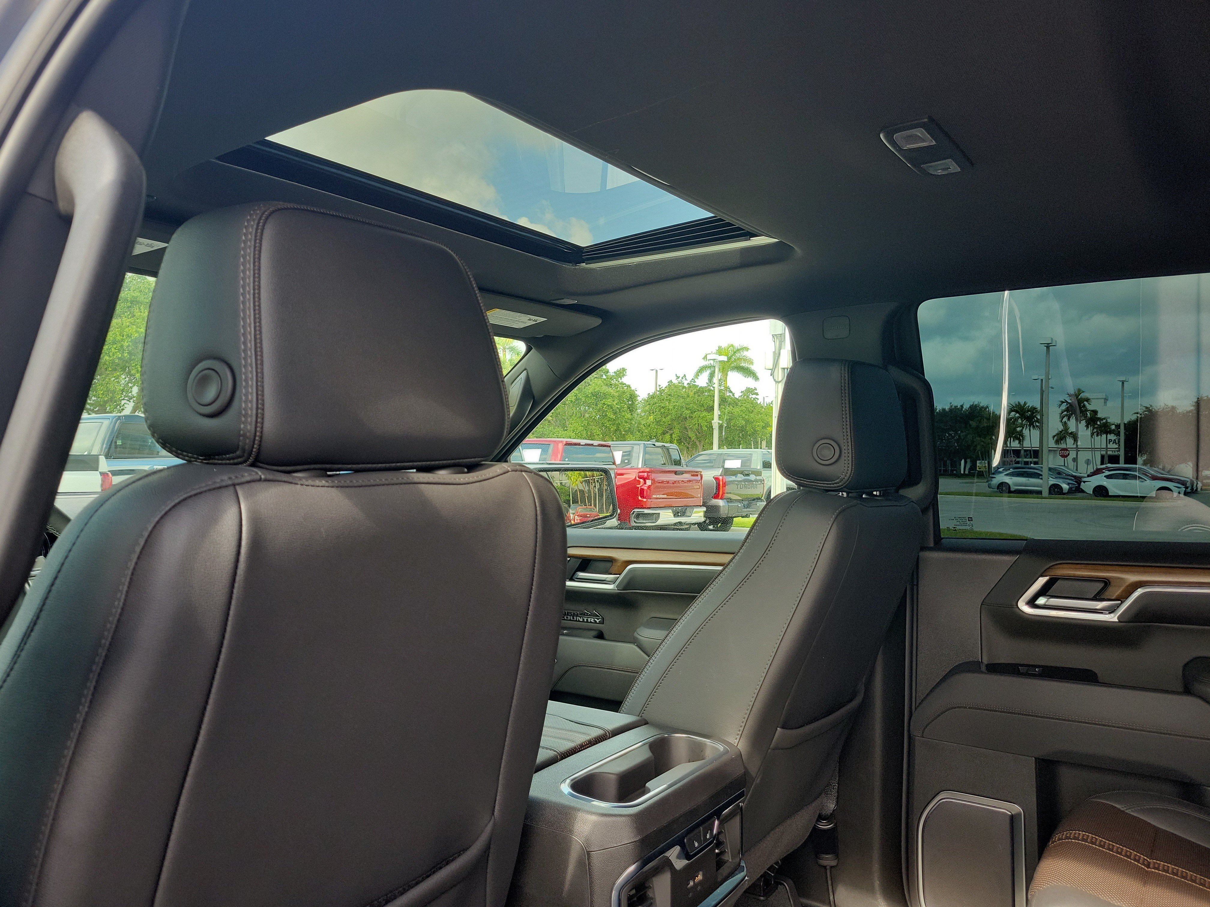 Used 2025 Black Chevrolet High Country image 14