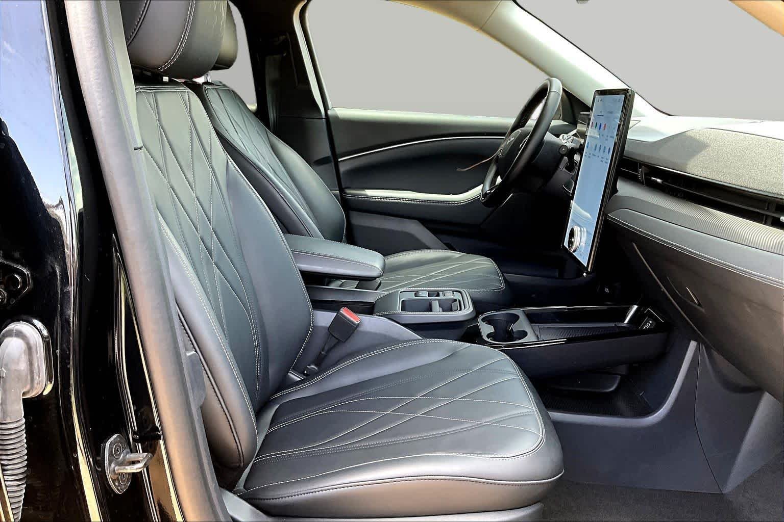 Used 2025 Shadow Black Ford Select image 8