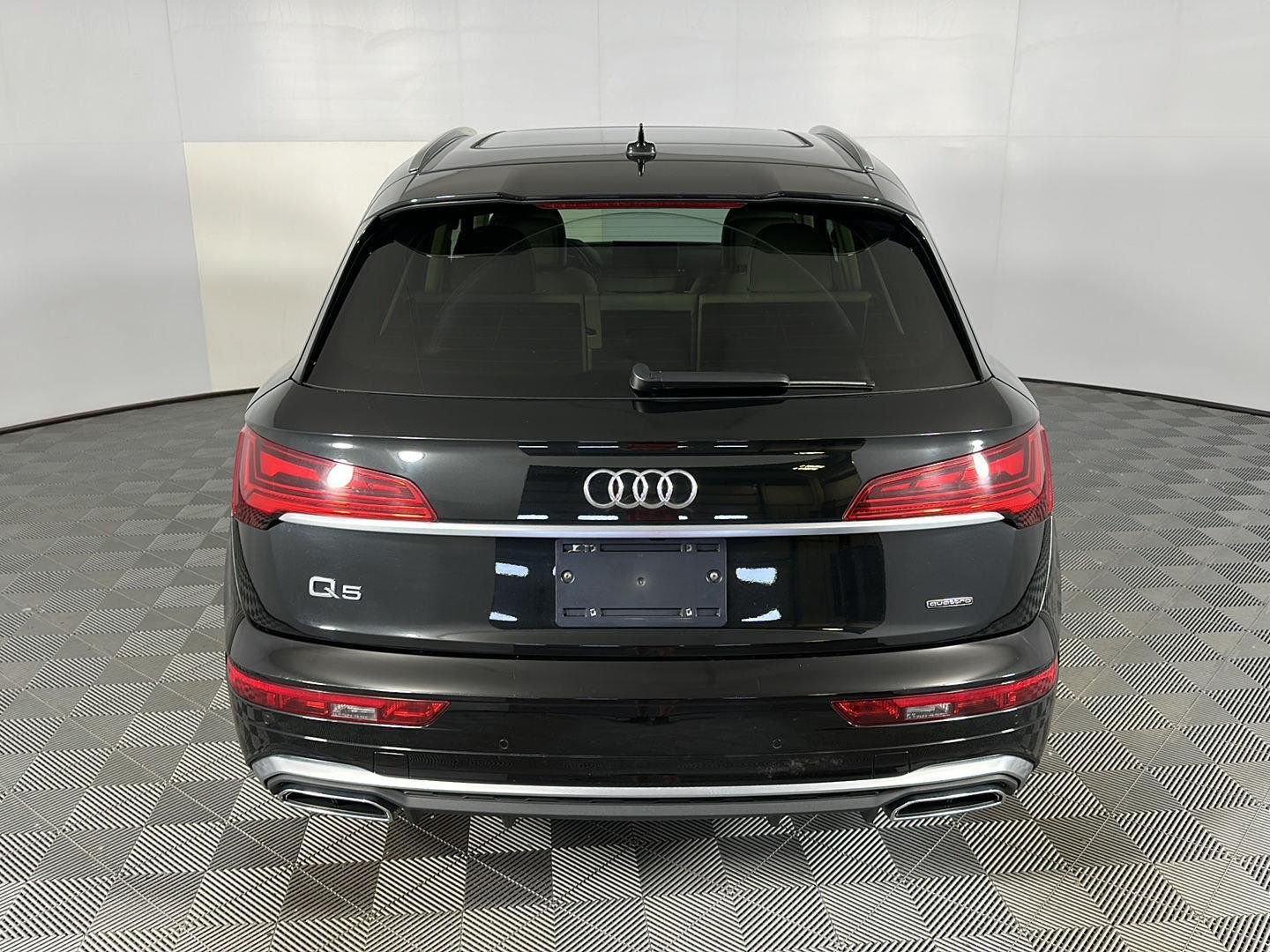 Used 2023 Mythos Black Metallic Audi S line Prestige image 9