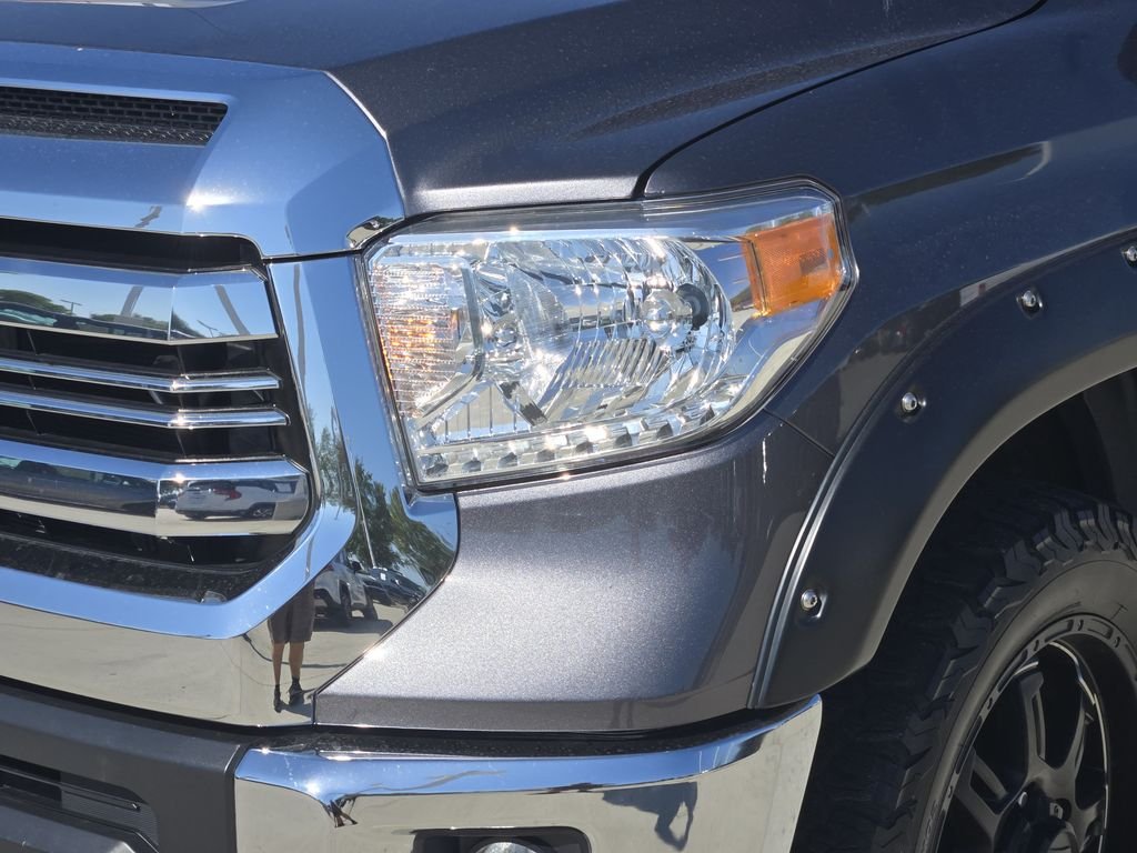 Certified Used 2017 Gray Toyota SR5 image 12