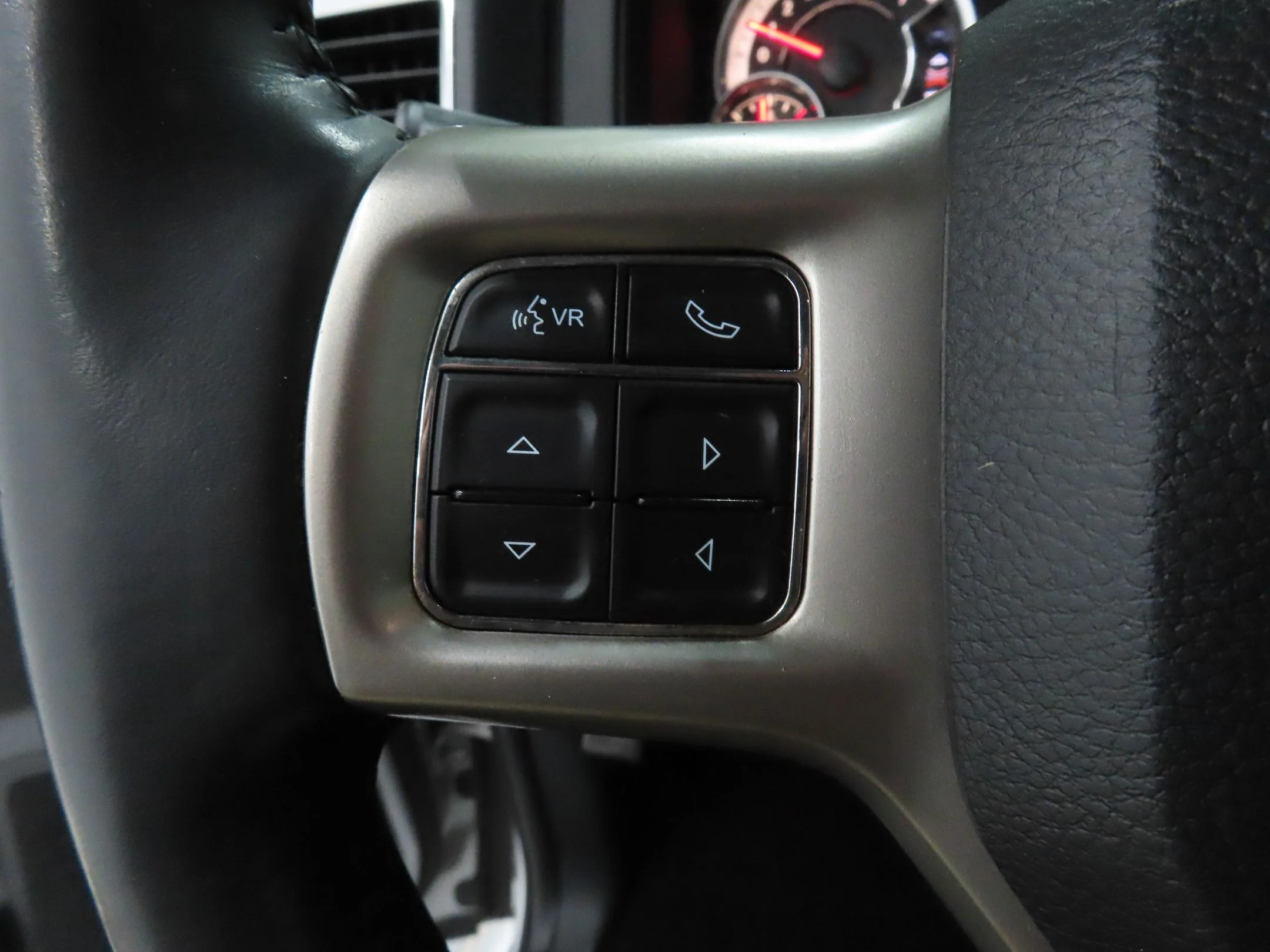 Used 2017 Silver Ram Laramie image 13