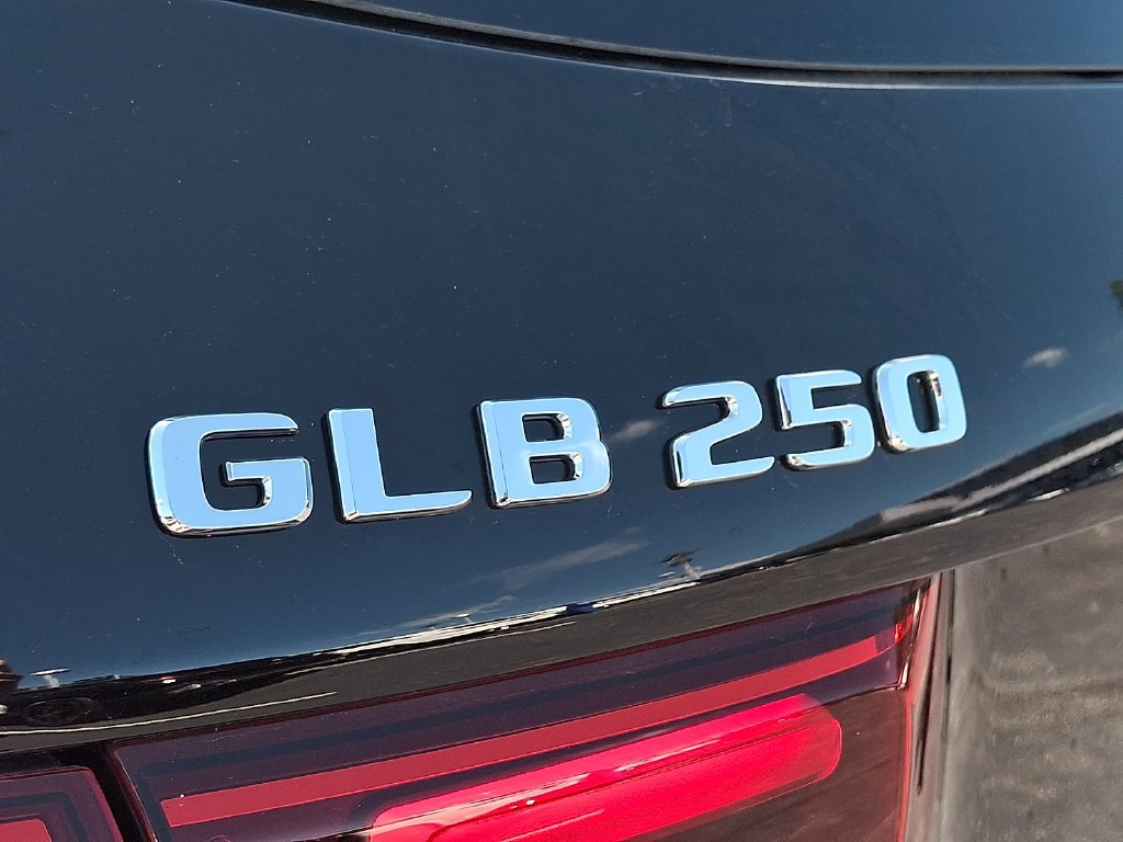 New 2026 Black Mercedes-Benz GLB 250 image 21
