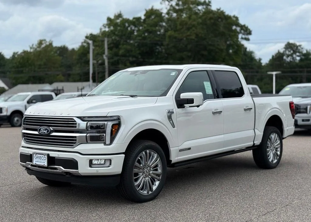 New 2026 Star White Metallic Tri-Coat Ford Platinum® image 10