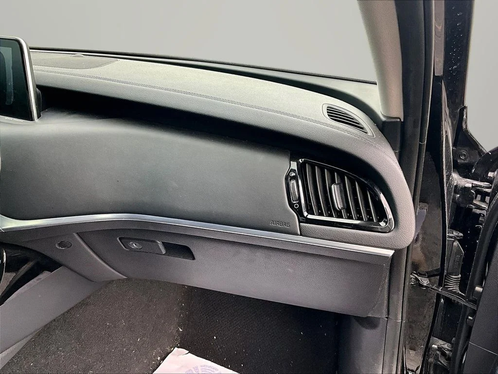 Used 2018 Black Kia Premium image 16
