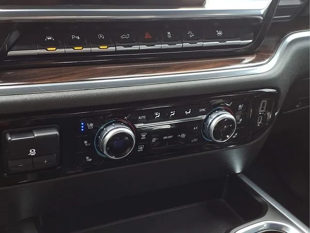 Used 2023 Sterling Metallic GMC SLT image 8