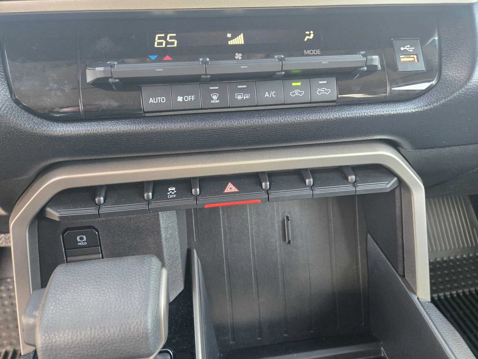 Used 2024  Toyota SR5 image 17