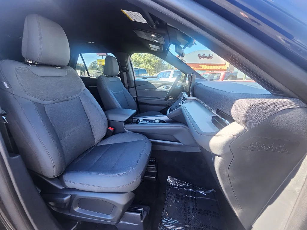 New 2027 Agate Black Metallic Ford Active image 27
