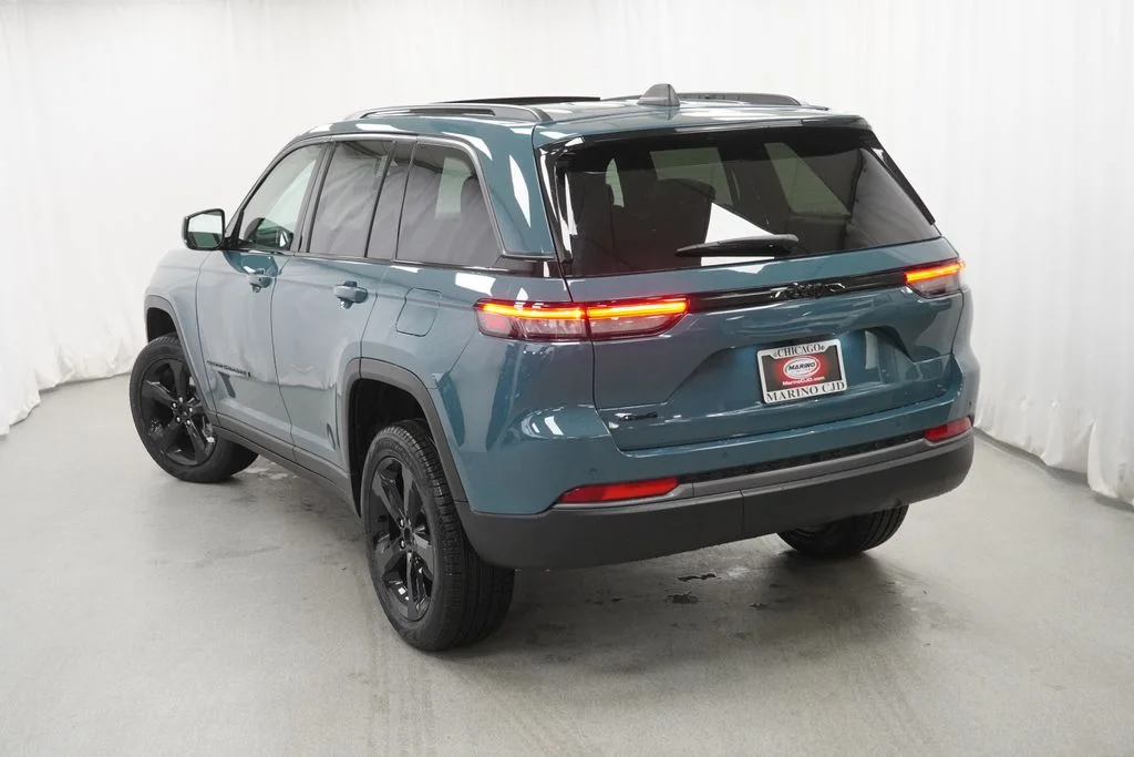New 2026 Steel Blue Exterior Paint Jeep Limited image 9