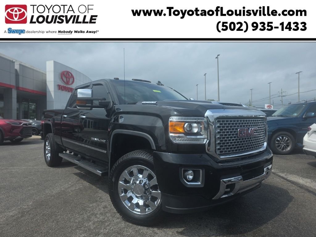 2017 GMC Sierra 4WD Crew Cab Standard Box Denali's photo