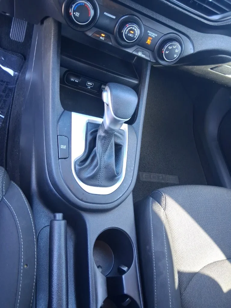 Used 2023 Black Kia LXS image 14