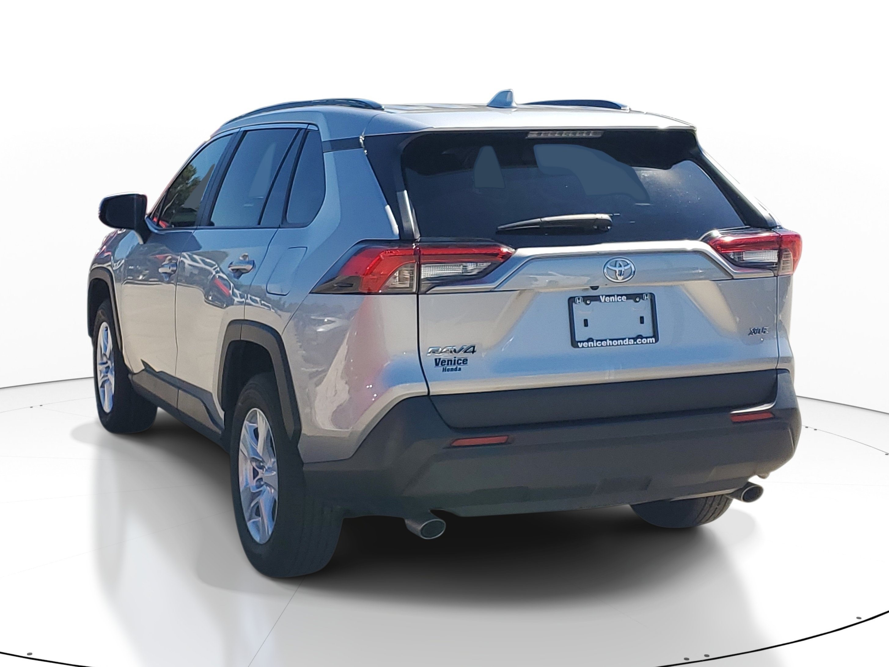 Used 2021 Silver Sky Metallic Toyota XLE image 3