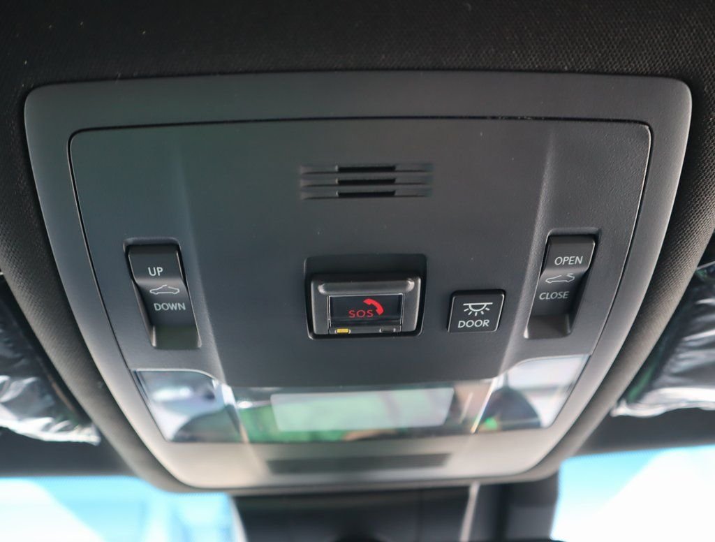 2025 Lexus ES 350 - Photo 32