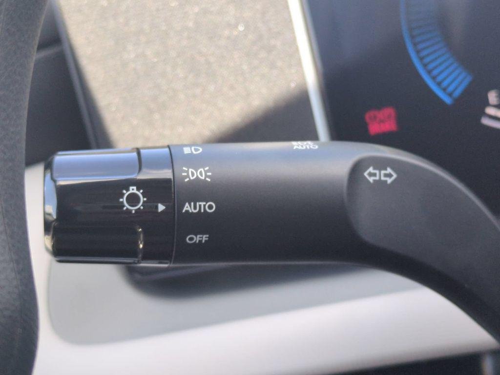 New 2026 White Hyundai SE FWD image 28