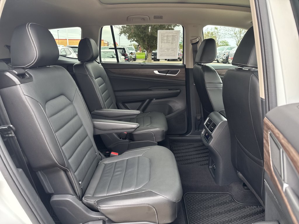 2024 Volkswagen Atlas SEL - Photo 38