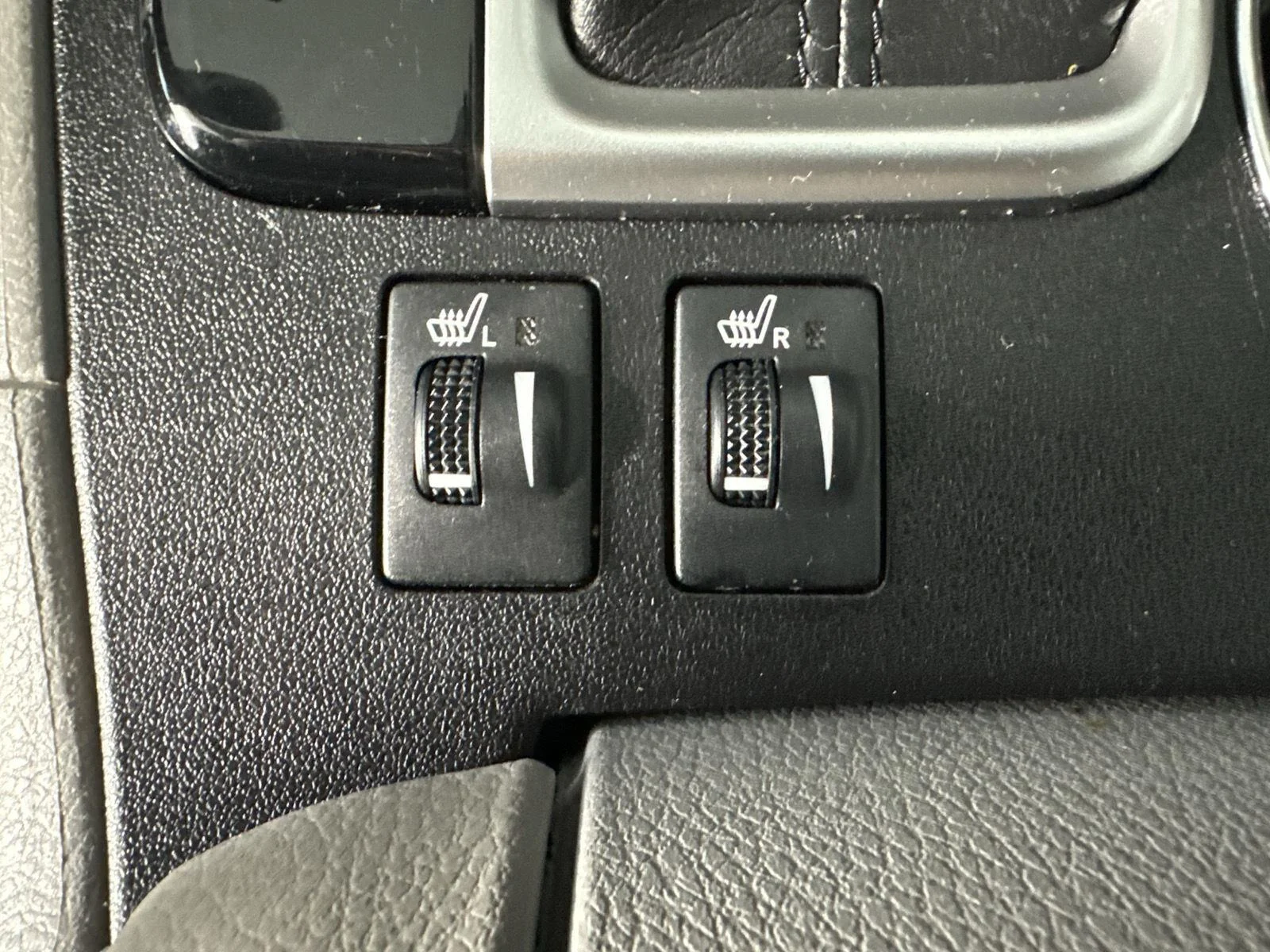 Used 2019 Celestial Silver Metallic Toyota XLE image 21