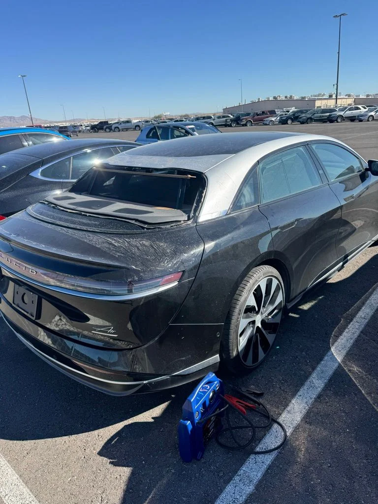 Used 2022 Black Lucid Grand Touring image 2