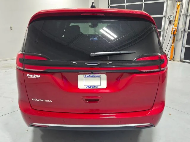 New 2027 Red Hot Pearl-Coat Exterior Paint Chrysler Select image 12
