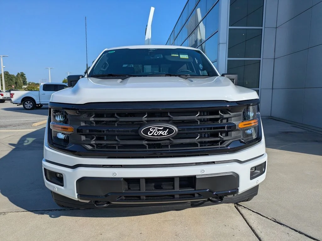 New 2026 Oxford White Ford XLT image 8