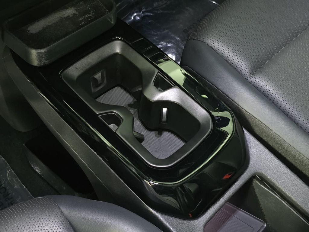 Used 2021 Silver Volkswagen Pro S image 20