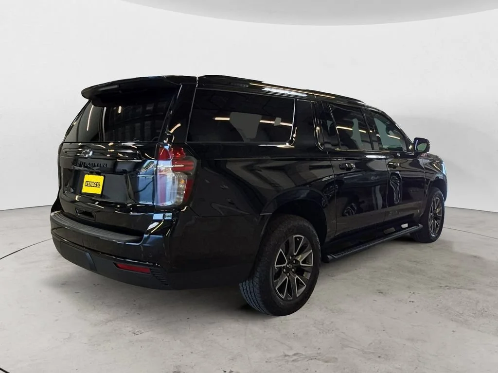 Used 2023 Black Chevrolet Z71 image 5