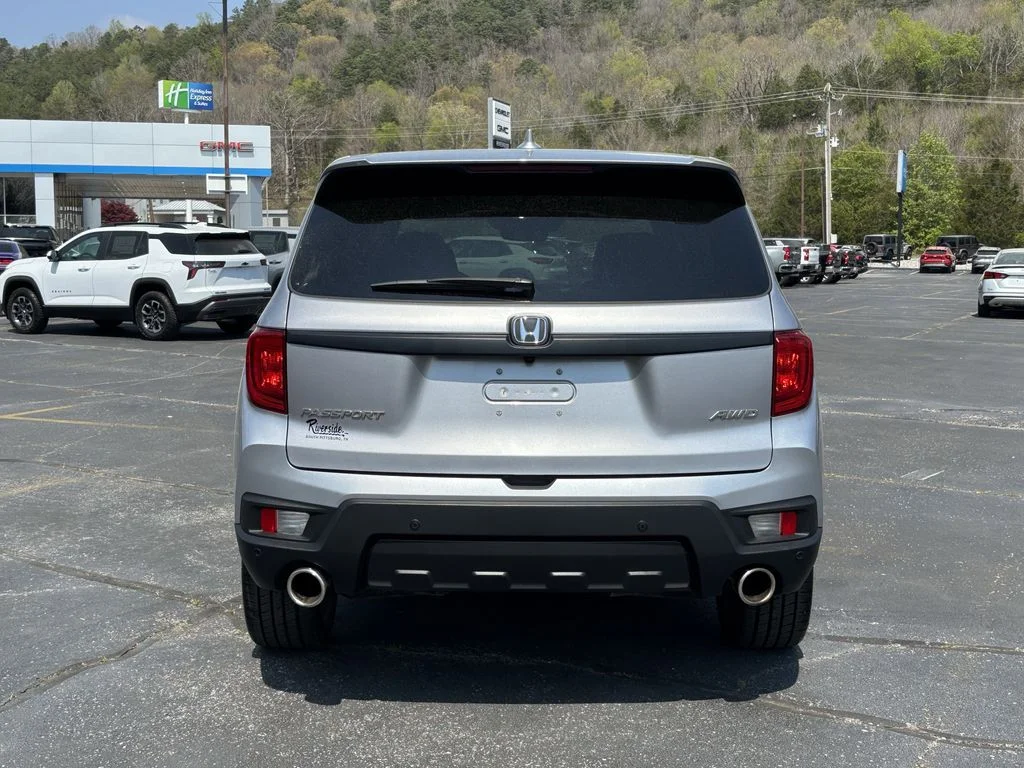 Used 2022 Silver Honda EX-L image 8