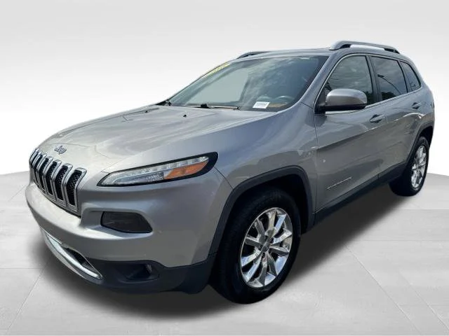 Used 2016 Silver Jeep Limited image 3