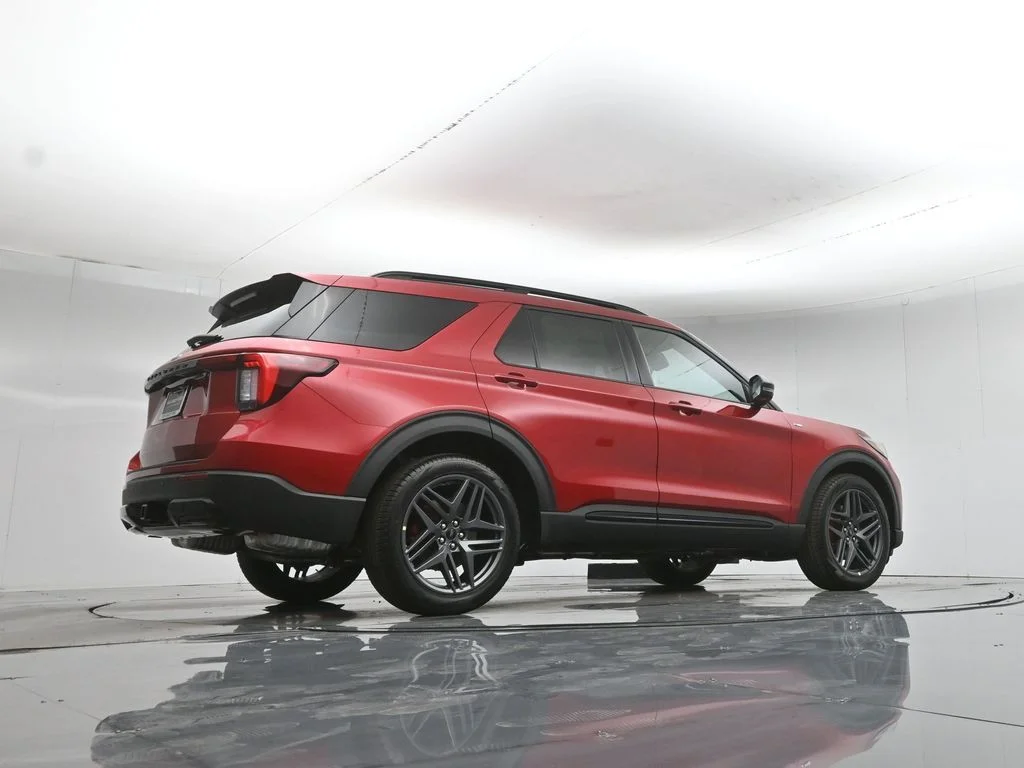 New 2026 Rapid Red Metallic Tinted Clearcoat Ford ST-Line image 48