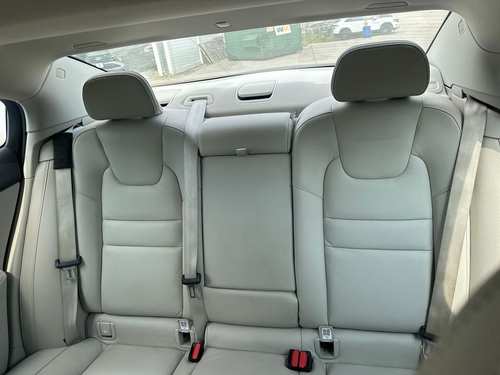 Used 2024 Blue Volvo T8 Plus Dark Theme image 16