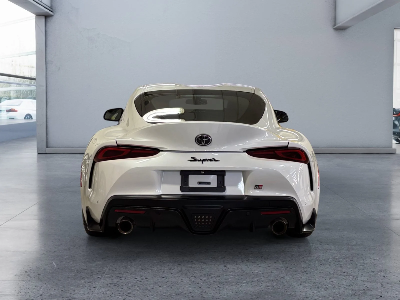 Used 2025 White Toyota 3.0 image 4