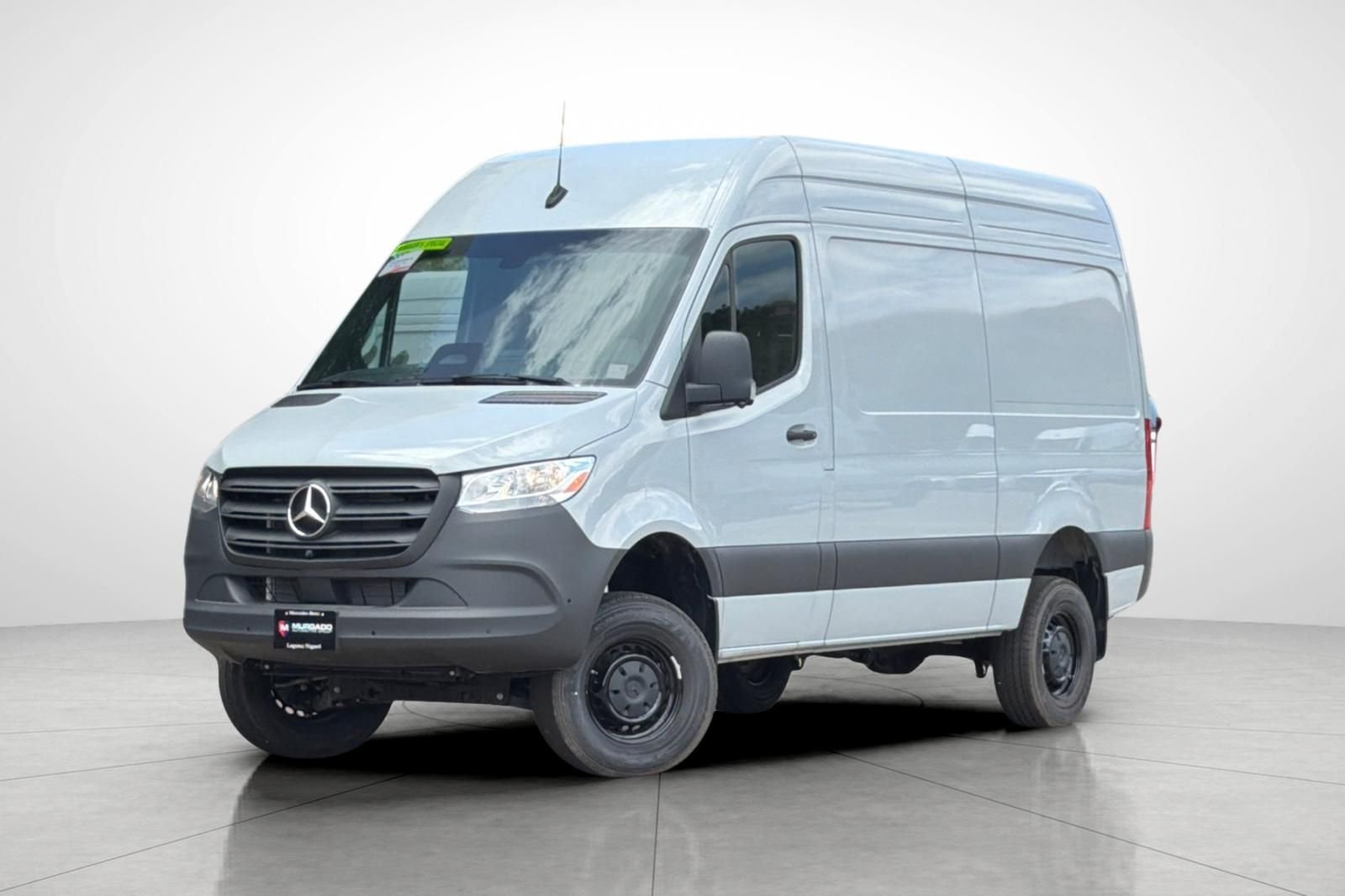2025 Mercedes-Benz Sprinter 2500 144 WB HO Standard Roof 4x4's photo