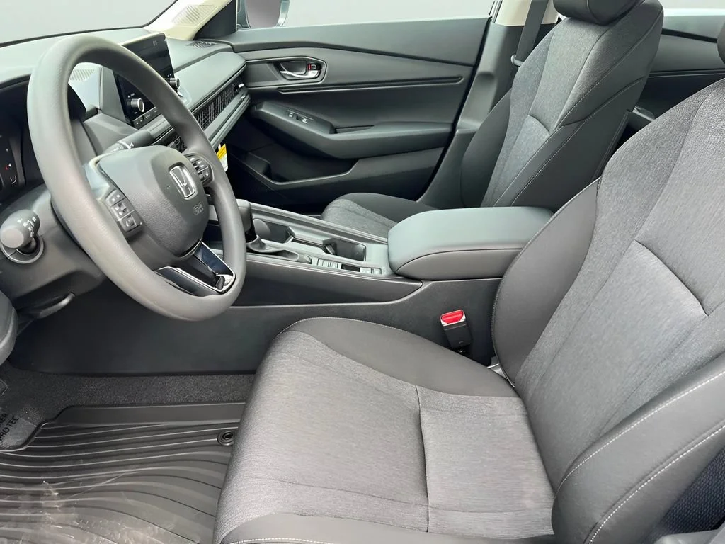 Certified Used 2025 Canyon River Blue Metallic Honda SE image 44