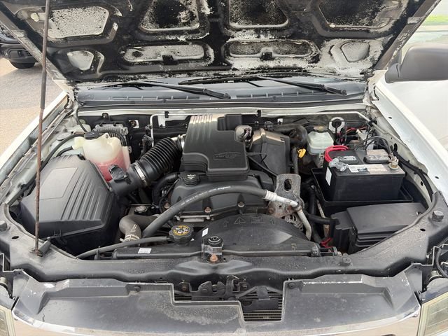 Used 2004 White GMC Fleet image 24