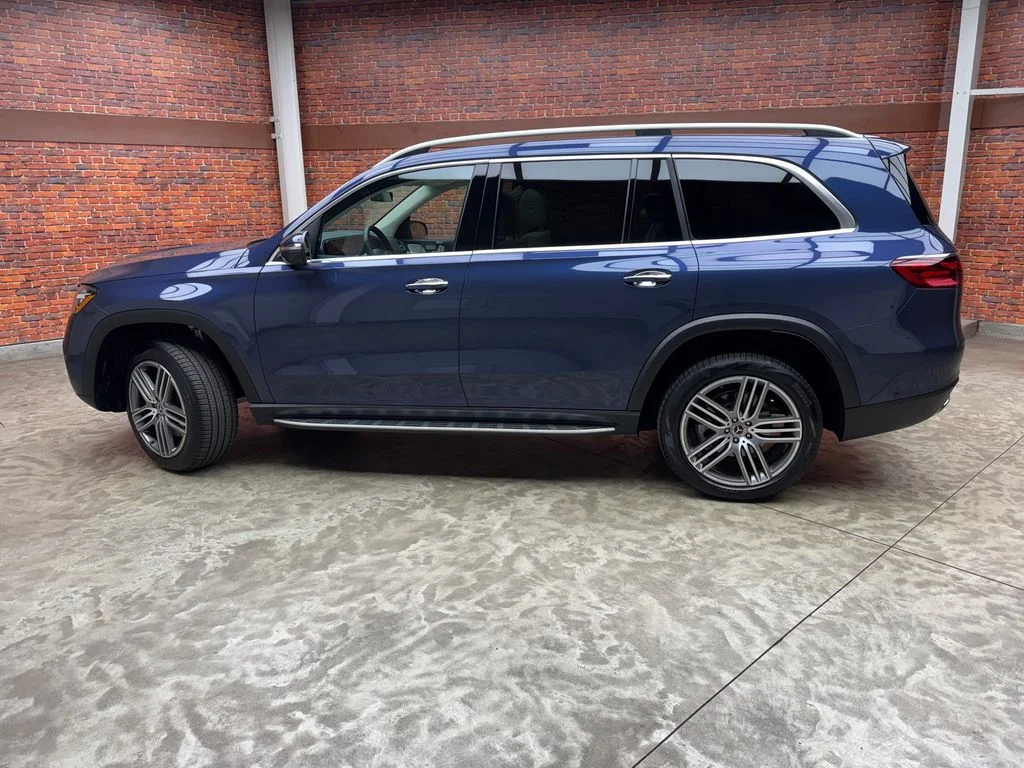 Used 2026 Blue Mercedes-Benz GLS 450 image 2