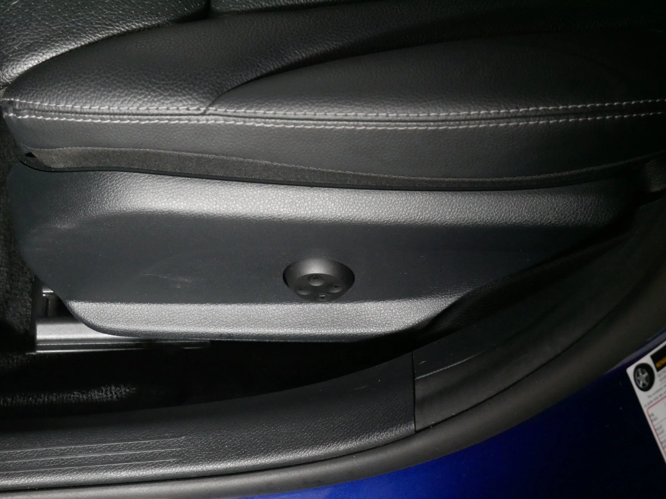 Used 2021 Brilliant Blue Metallic Mercedes-Benz C 300 image 20