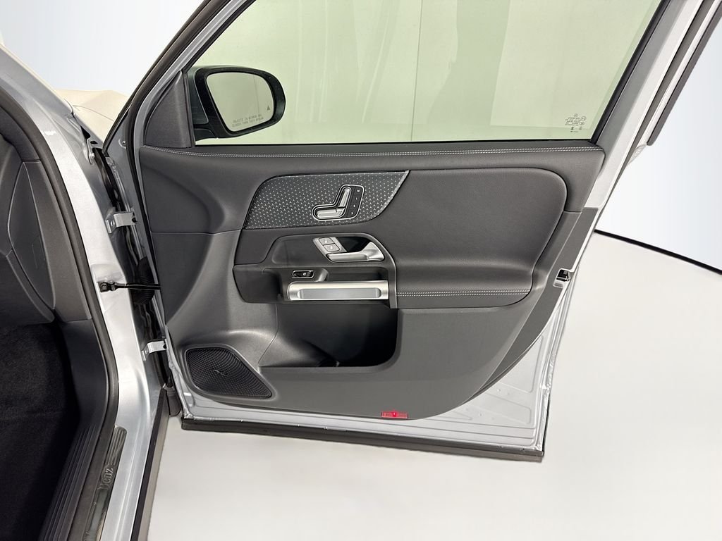 New 2026 Cirrus Silver Metallic Mercedes-Benz GLB 250 image 25