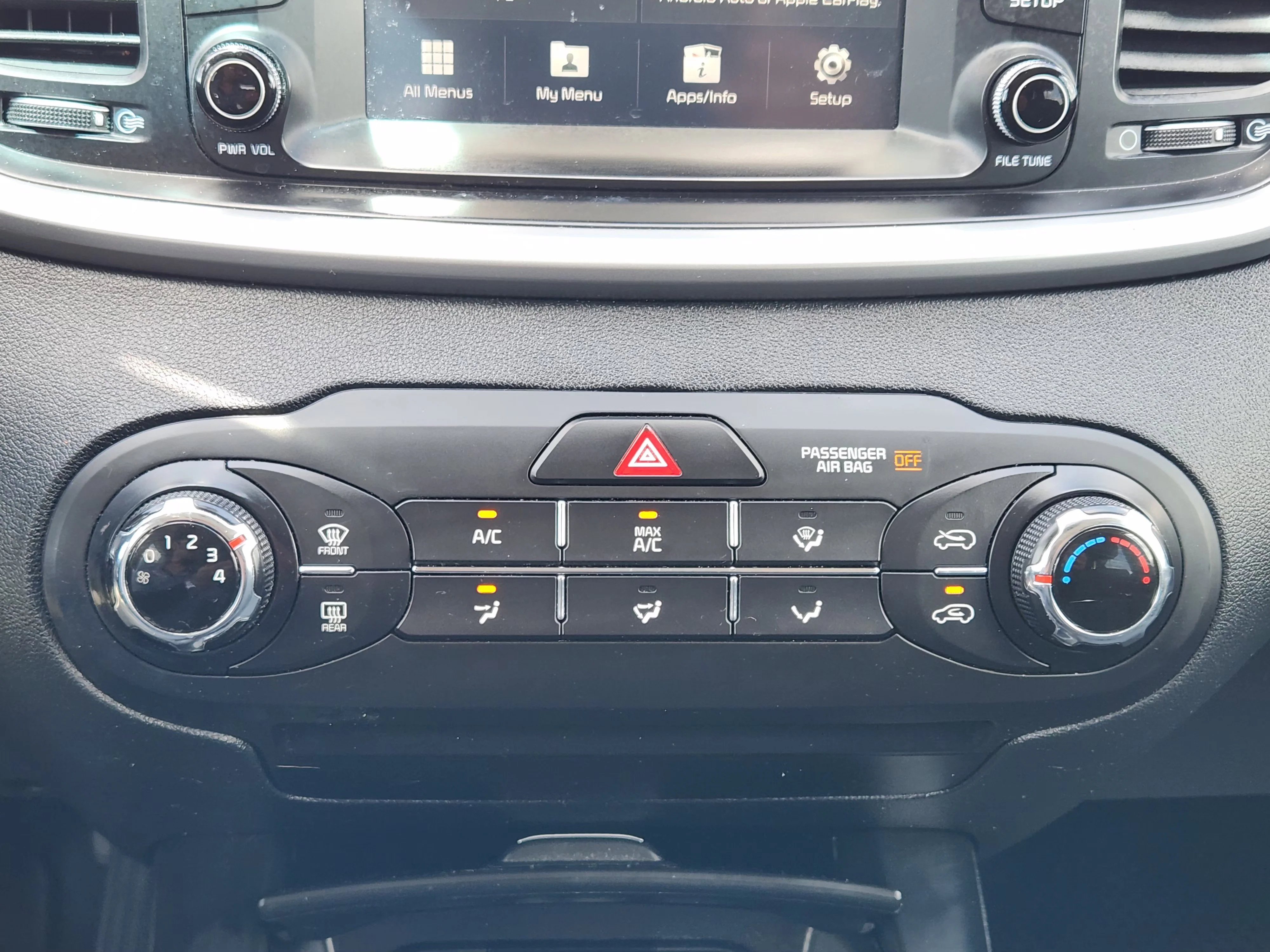 Used 2020 Everlasting Silver Kia L image 19