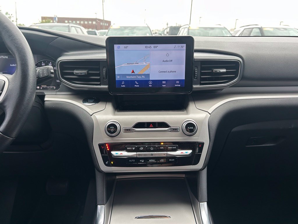 Used 2023 Black Ford XLT image 16