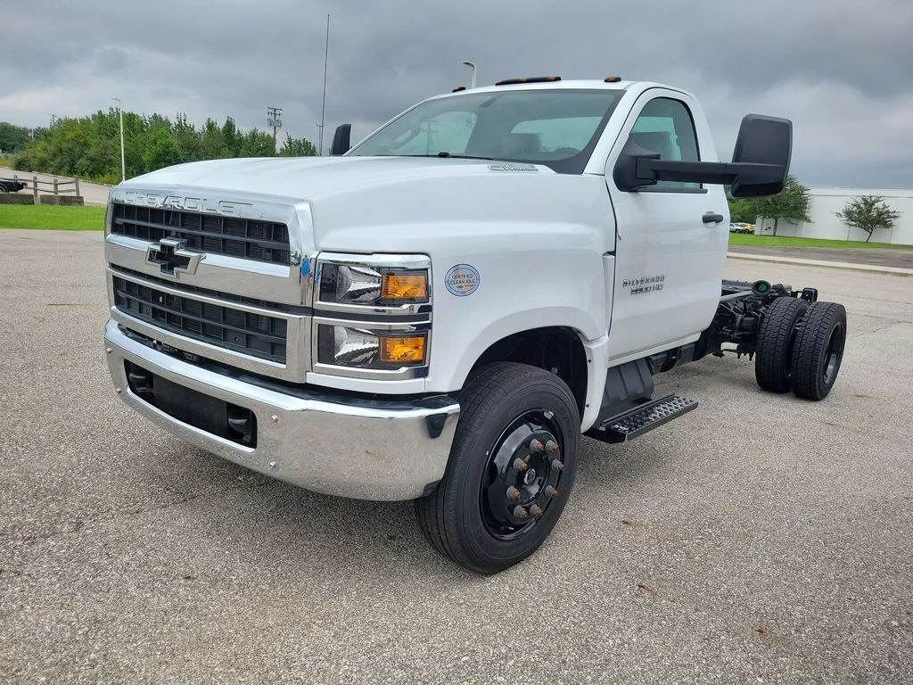 Used 2023 White Chevrolet Work Truck image 3
