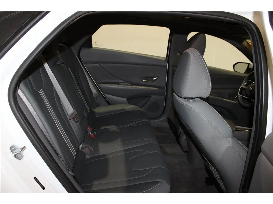 Used 2021 Quartz White Hyundai SEL image 20