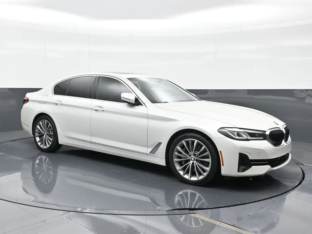 Used 2023 White BMW 530i image 4