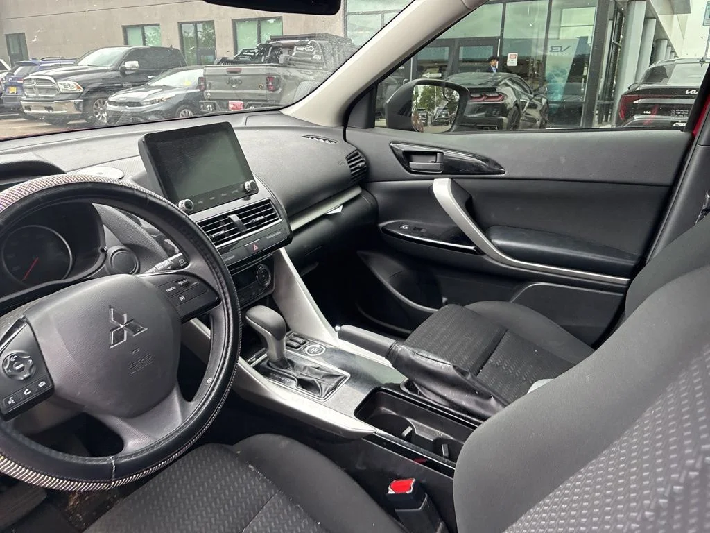 Used 2023 Red Mitsubishi SE image 22