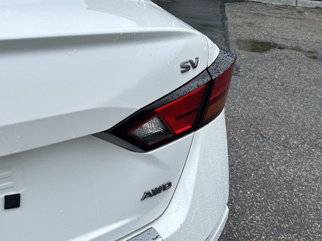 Used 2023 White Nissan 2.5 SV image 13